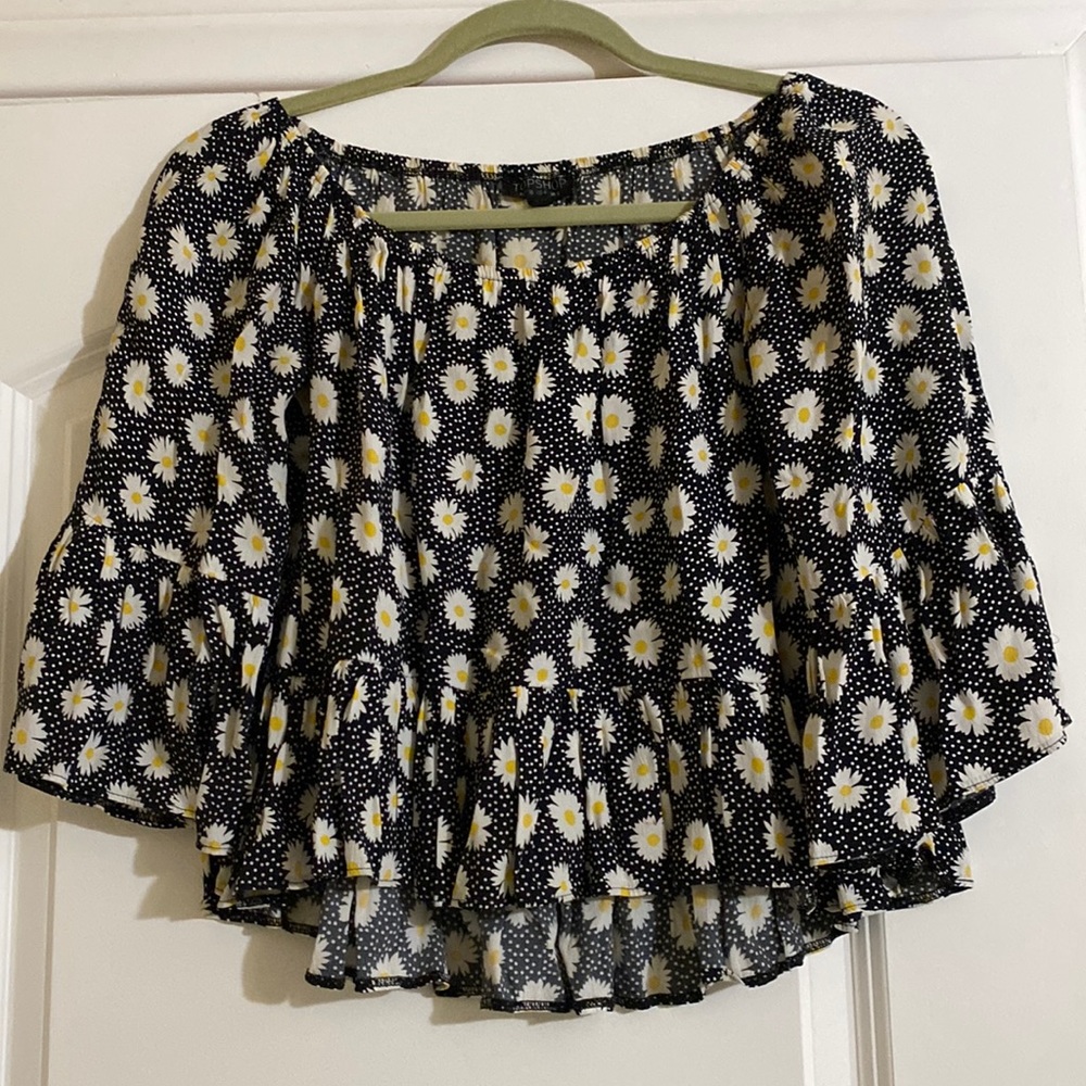 Topshop - size 4 - black 3/4 sleeve - daisy pattern
